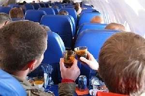 Российские футболисты устроили пьяный дебош в самолете