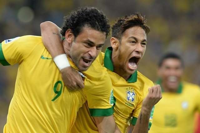Игрокам сборной Бразилии запрещено носить серьги, кепки и шлепанцы