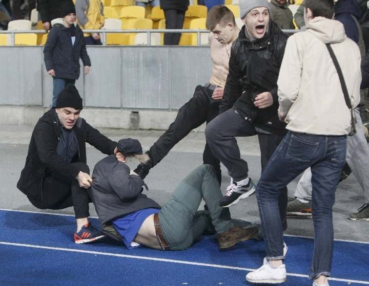 УЕФА вынес наказание "Динамо" за инцидент в матче с "Генгамом" 