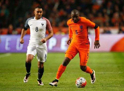 "Монако" претендует на защитника сборной Голландии