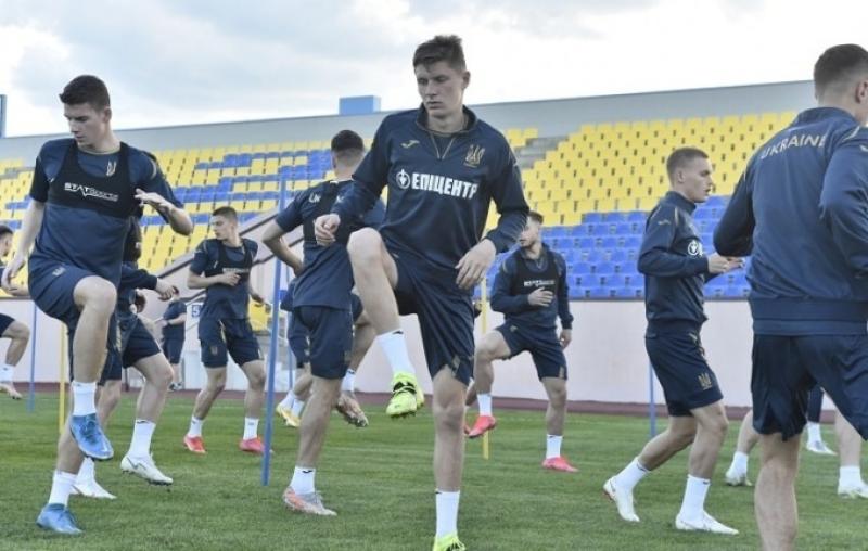 Україна розпочала підготовку до Євро. 25 гравців розпочали роботу